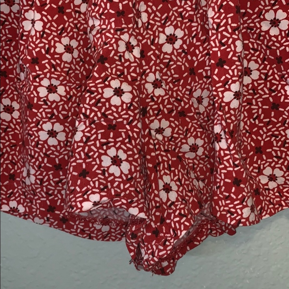 Shorts - Picture 2 of 3